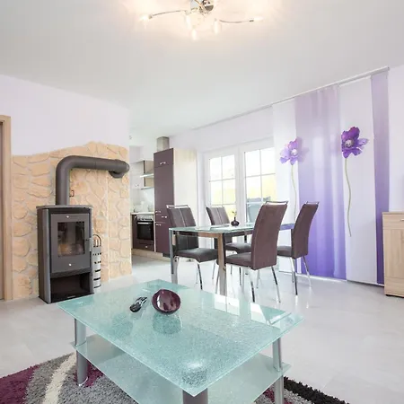 Waschbär Im Müritz Seepark Apartment